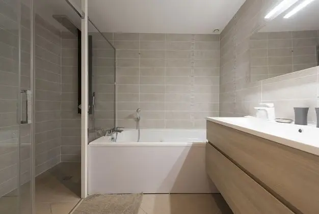 Family Oda, Deniz Manzaralı (Parel)