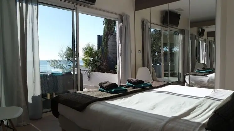 Family Oda, Deniz Manzaralı (Parel)