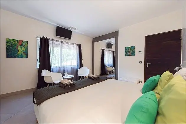 Tek Büyük Yataklı Oda, Bahçe Manzaralı (Jaspis)