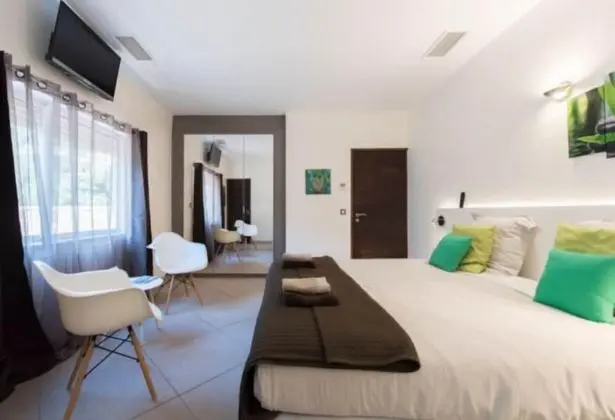 Tek Büyük Yataklı Oda, Bahçe Manzaralı (Jaspis)