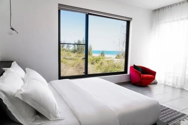 Villa (3 BR Beach Front)
