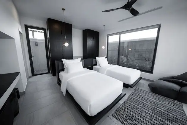 Villa (3 BR Beach Front)