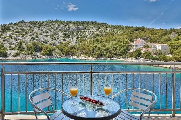 Ev (Peros - heated pool - H(8+1))
