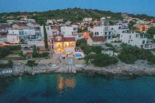 Ev (Peros - heated pool - H(8+1))