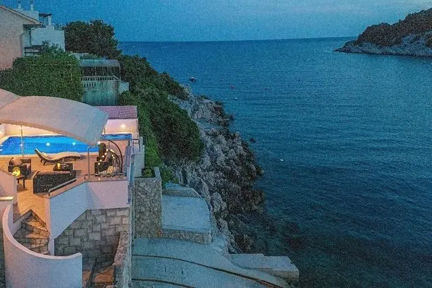 Ev (Peros - heated pool - H(8+1))