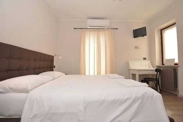 Büyük Yataklı Tek Kişilik Oda