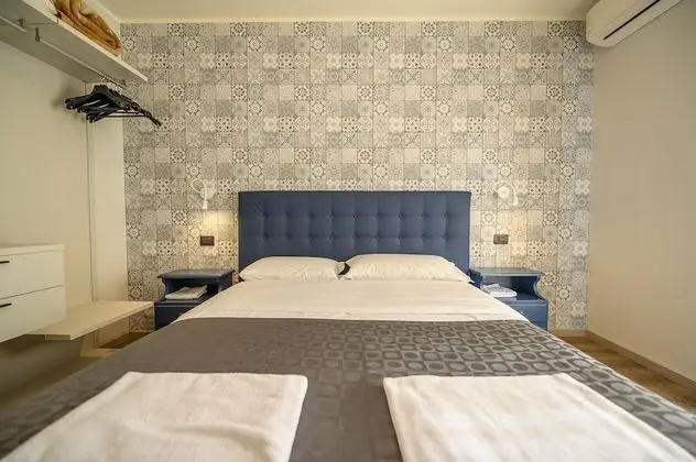 Büyük Yataklı Tek Kişilik Oda