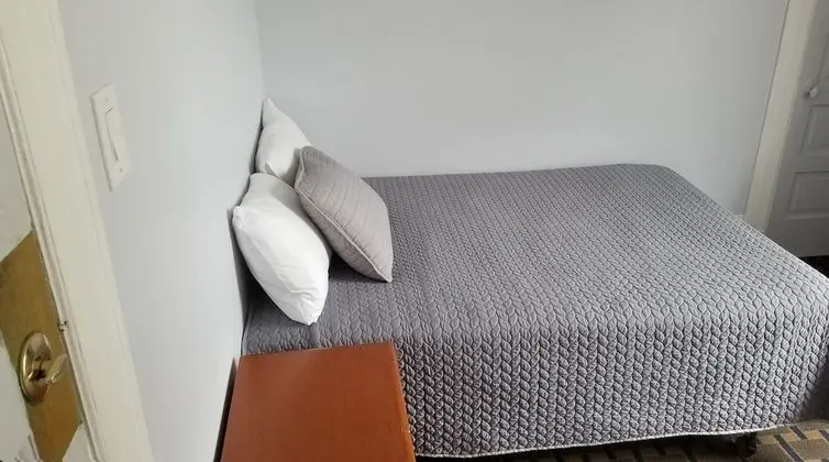 Standard Oda, 1 Çift Kişilik Yatak, Ortak Banyo