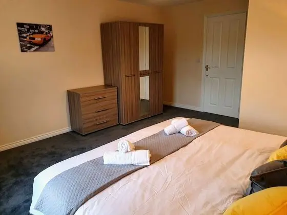 Ev