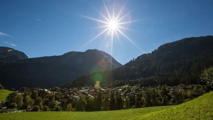 Comfort Tek Büyük Yataklı Oda, Balkon, Bahçe Manzaralı