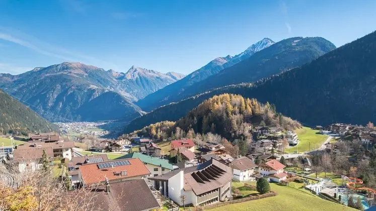 Tek Büyük Yataklı Oda, Balkon, Dağ Manzaralı