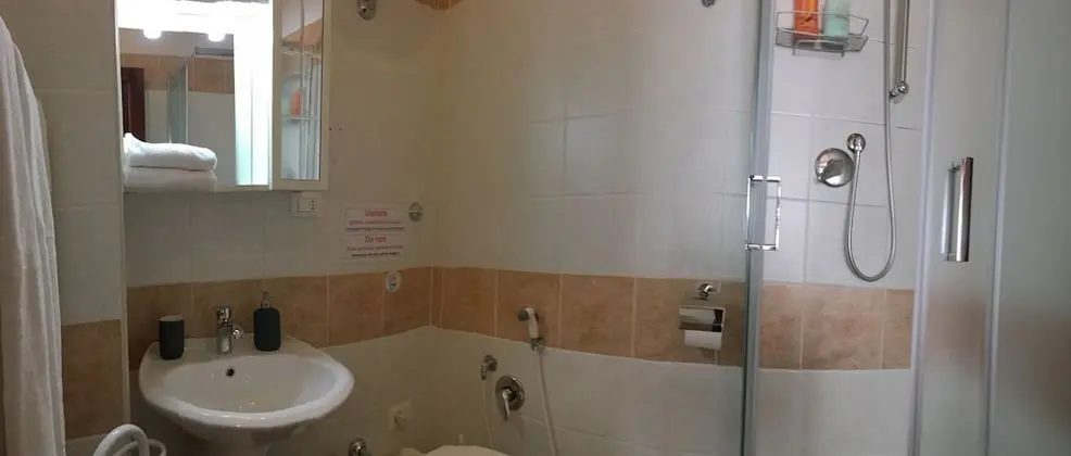 Dört Kişilik Oda, Özel Banyo
