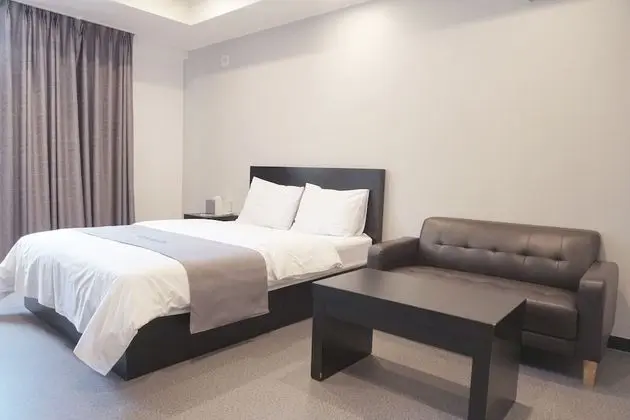 Standard Tek Büyük Yataklı Oda