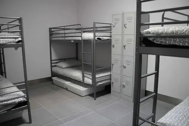 Ortak Ranzalı Oda, 1 Tek Kişilik Yatak