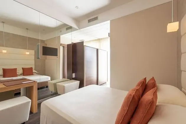 Deluxe Üç Kişilik Oda