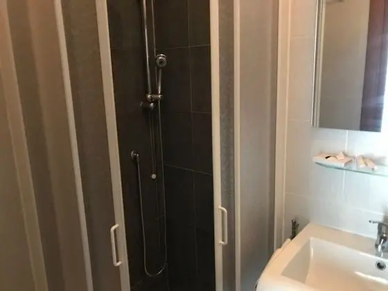 Basic Tek Büyük Yataklı Oda