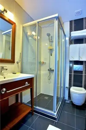 Standard Tek Büyük veya İki Ayrı Yataklı Oda