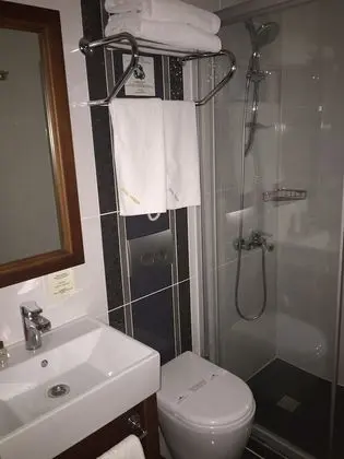 Standard Tek Büyük veya İki Ayrı Yataklı Oda