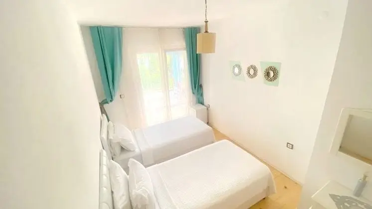 Standart Oda, Bahçe Manzaralı, Balkonlu