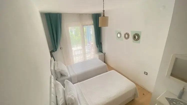 Standart Oda, Bahçe Manzaralı, Balkonlu