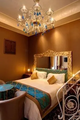 Standard Tek Büyük veya İki Ayrı Yataklı Oda