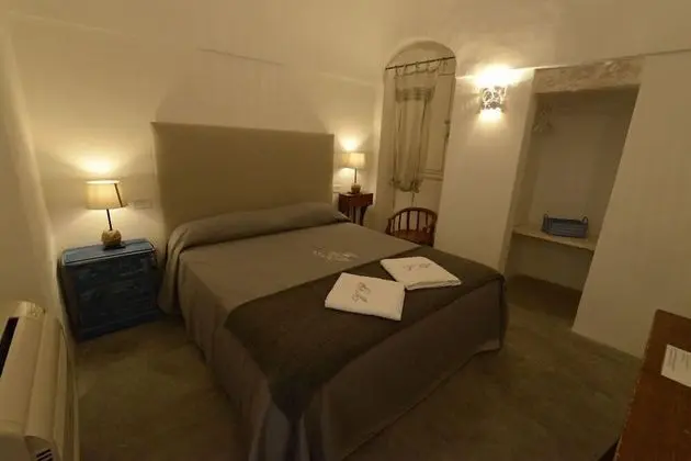 Superior Tek Büyük Yataklı Oda, Havuz Manzaralı (Trullo Venere)