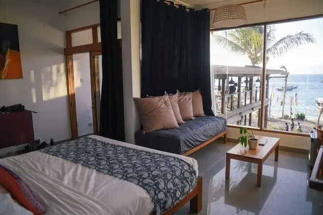 Sea View Triple