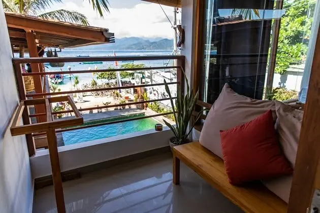 Sea View Triple