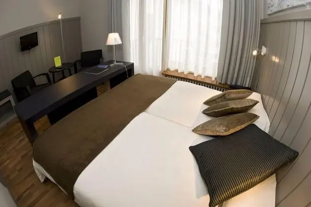 Tek Büyük Yataklı Oda, Teras, Bahçe Manzaralı