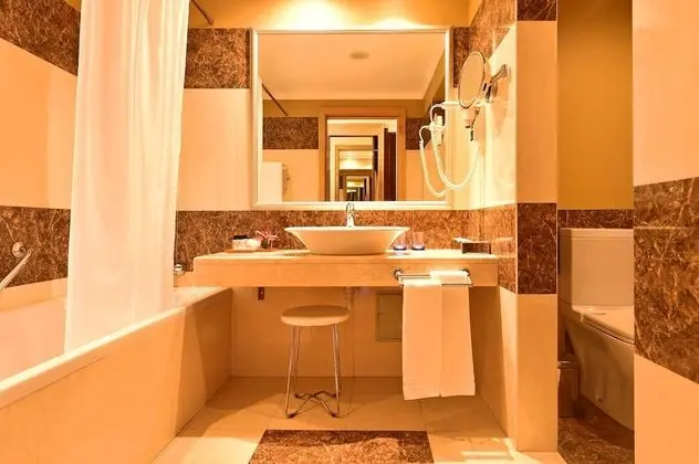 Classic Tek Büyük veya İki Ayrı Yataklı Oda, Şehir Manzaralı