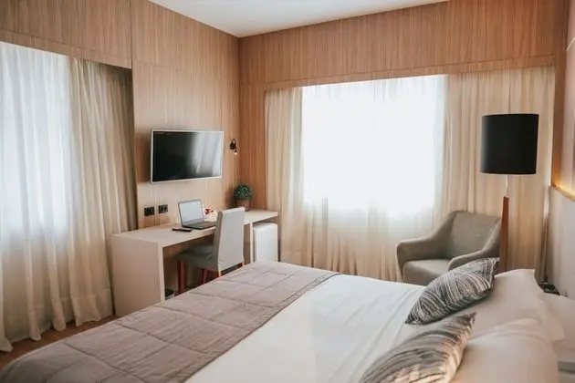 Deluxe Corner