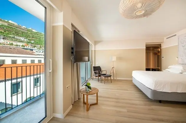 Superior Oda, Şehir Manzaralı
