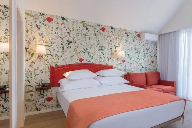 Stüdyo, Bahçe Manzaralı