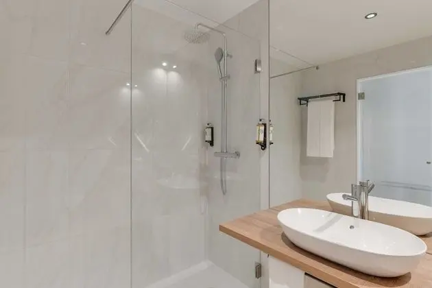 Family Oda, Balkon (Club House)