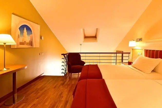 Family Oda (Suite Mezzanine)