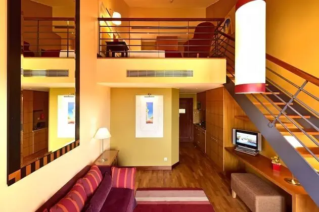 Family Oda (Suite Mezzanine)