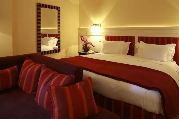 Superior Tek Büyük veya İki Ayrı Yataklı Oda