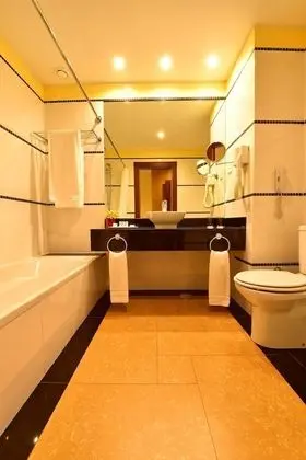 Superior Tek Büyük veya İki Ayrı Yataklı Oda