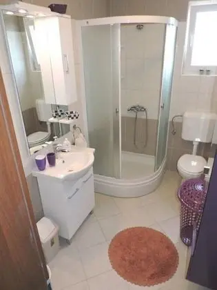 Ev (Pet - 20m from the sea - H(6))