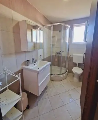 Ev (Pet - 20m from the sea - H(6))