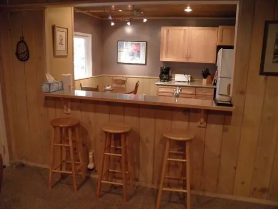 Ev (Pet Friendly, Cozy with wrap around p)
