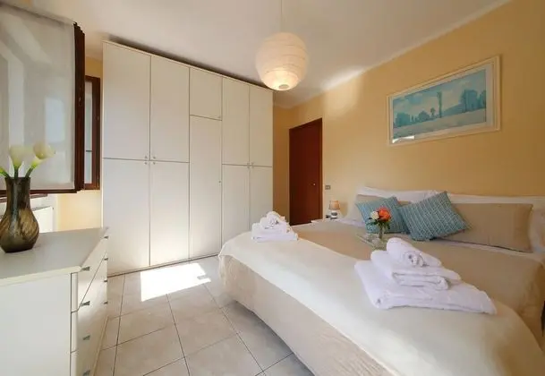 Family Apart Daire, 1 Çift Kişilik Yatak (Petalo Bianco 100mt from lake)