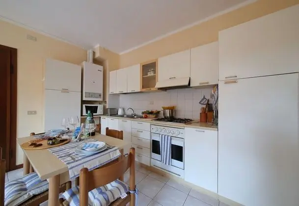 Family Apart Daire, 1 Çift Kişilik Yatak (Petalo Bianco 100mt from lake)