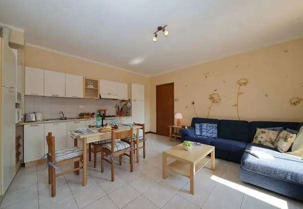 Family Apart Daire, 1 Çift Kişilik Yatak (Petalo Bianco 100mt from lake)