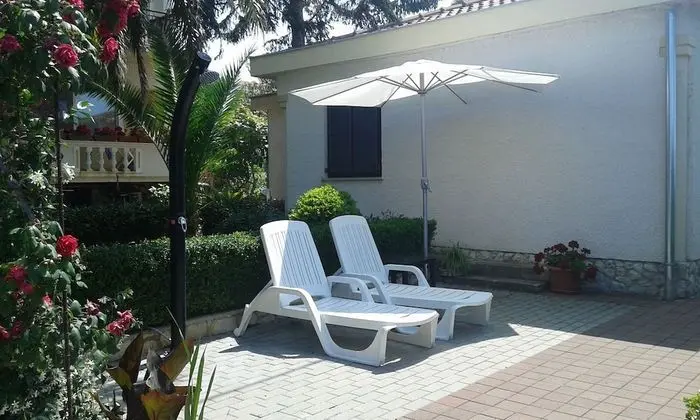 Ev (Villa Petar 2 - 10m from sea - H(4))