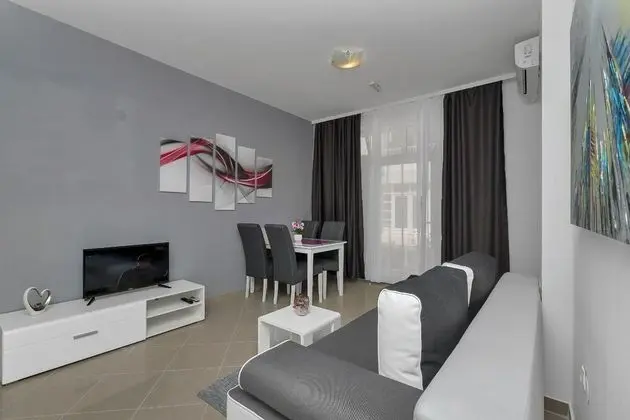 Apart Daire (Petar - 200 m from beach - A1(4))