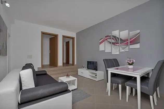 Apart Daire (Petar - 200 m from beach - A1(4))