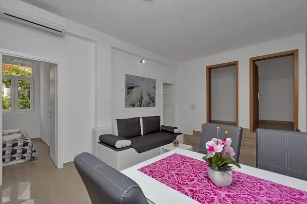 Apart Daire (Petar - 200 m from beach - A1(4))