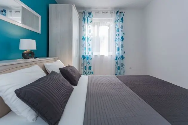 Apart Daire (Petar - 50 m from sea - A1(4+2))