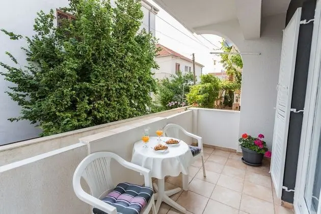 Apart Daire (Petar - 50 m from sea - A1(4+2))